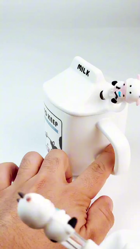 Caneca divertida de cerâmica 330ML Copo de Cerâmica + Tampa de Cerâmica + Canudo de Vidro Boneca