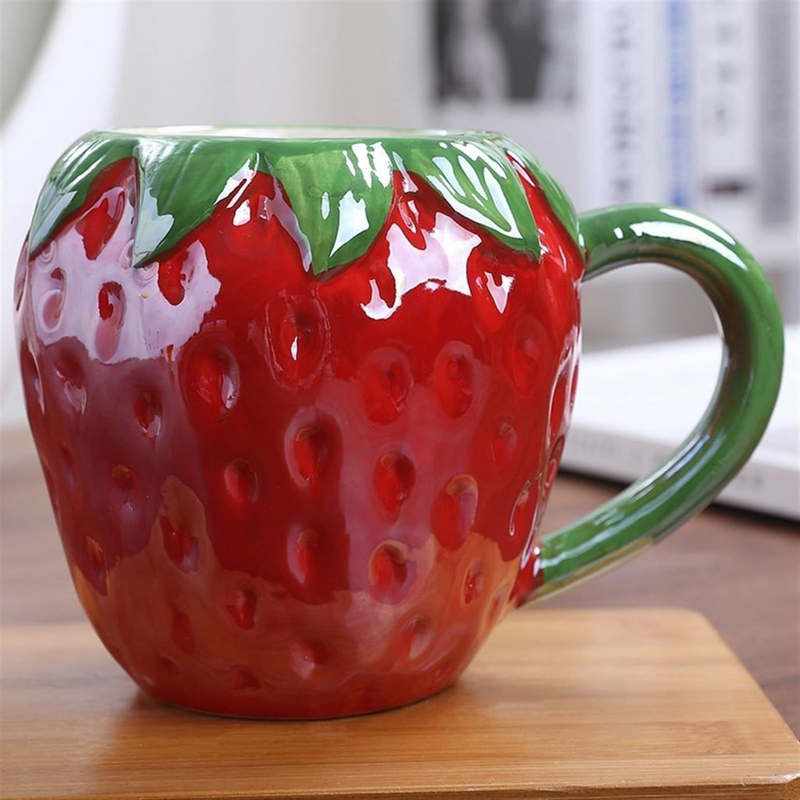 Caneca Morango 600ML de Cerâmica em Formato de Morango